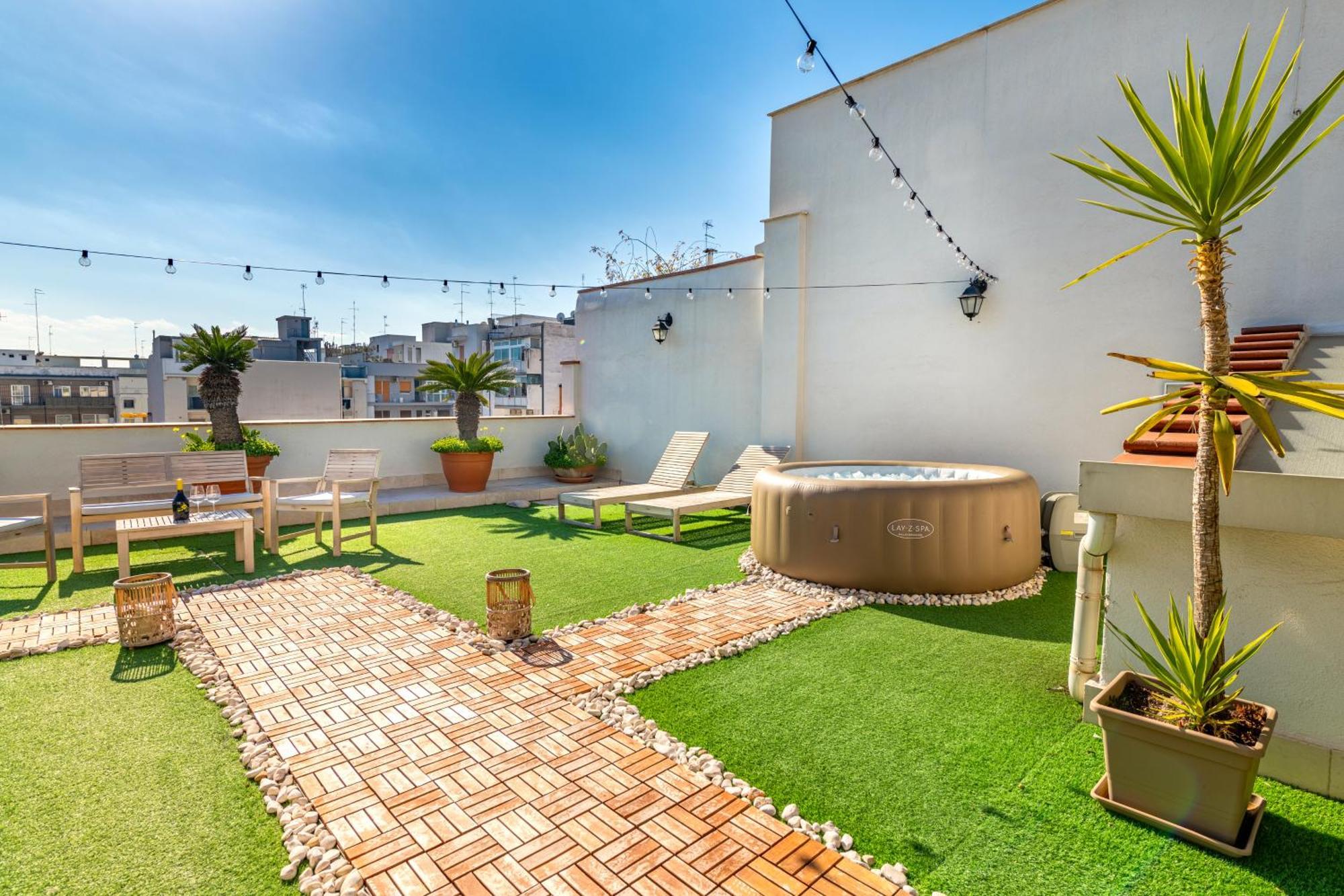 150Mq Rooftop Paradise - Spacious Private Terrace Bari Esterno foto